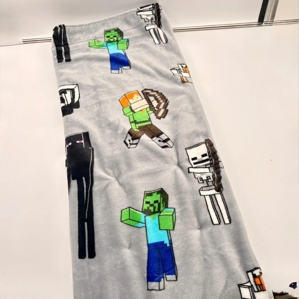 Minecraft Plush Throw Blanket Gray 46x60 Alex Steve Enderman Skeleton Zombie